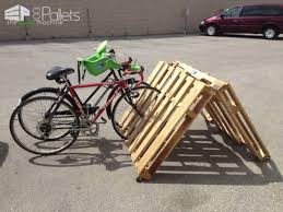استند دوچرخه با پالت چوبی